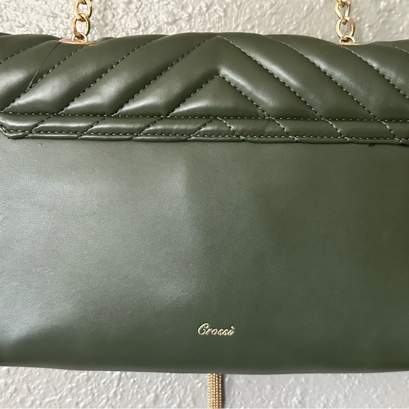 Crossi Purse- Green Chevron Design with Gold Accents - NWOT Shoulder Crossbody. - Picture 7 of 15